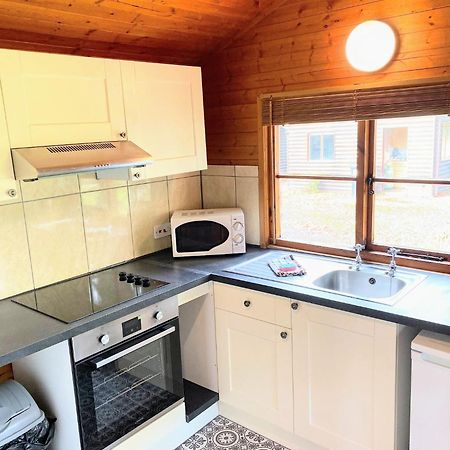 فيلا Otter 4 Hot Tub - Huntersmoon-Warminster-Bath-Salisbury المظهر الخارجي الصورة